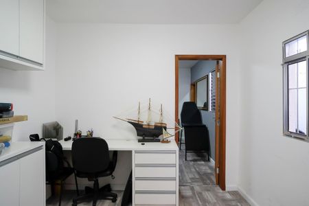 Casa à venda com 160m², 3 quartos e 2 vagasEdícula - Sala