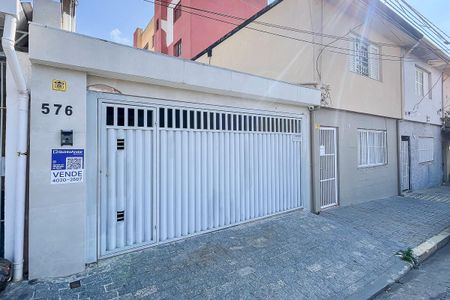 Casa à venda com 160m², 3 quartos e 2 vagasFachada + plaquinha