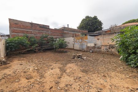 Casa à venda com 320m², 1 quarto e 1 vagaQuintal - Terreno