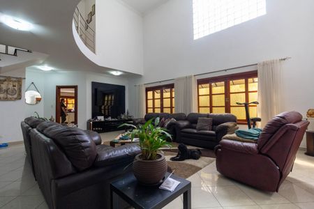 Casa à venda com 350m², 4 quartos e 6 vagas Casa à venda com 350m², 4 quartos e 6 vagasSala