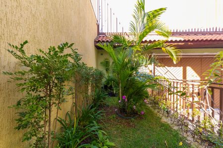 Casa à venda com 350m², 4 quartos e 6 vagas Casa à venda com 350m², 4 quartos e 6 vagasQuintal