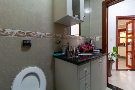 Casa à venda com 350m², 4 quartos e 6 vagas Casa à venda com 350m², 4 quartos e 6 vagasBanheiro 1