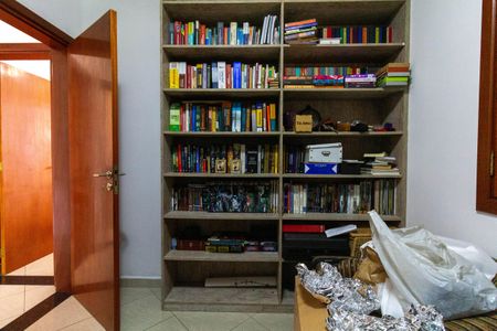 Casa à venda com 350m², 4 quartos e 6 vagas Casa à venda com 350m², 4 quartos e 6 vagasQuarto 2