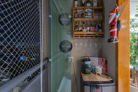 Apartamento à venda com 60m², 2 quartos e 1 vaga Apartamento à venda com 60m², 2 quartos e 1 vagaVaranda