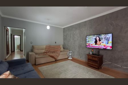 Casa à venda com 315m², 4 quartos e 4 vagasSala
