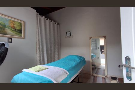 Casa à venda com 315m², 4 quartos e 4 vagasQuarto de Serviço