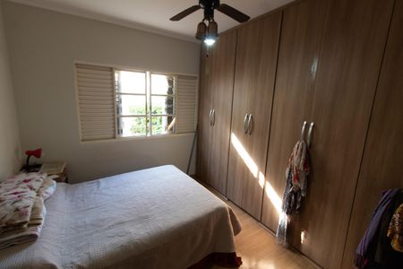 Casa à venda com 315m², 4 quartos e 4 vagasSuíte