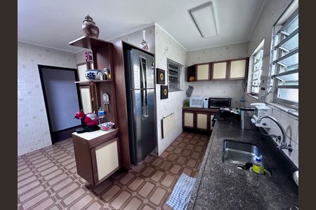 Casa à venda com 316m², 3 quartos e 2 vagas Casa à venda com 316m², 3 quartos e 2 vagasCozinha