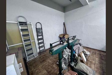 Casa à venda com 316m², 3 quartos e 2 vagas Casa à venda com 316m², 3 quartos e 2 vagasÁrea comum - Salão