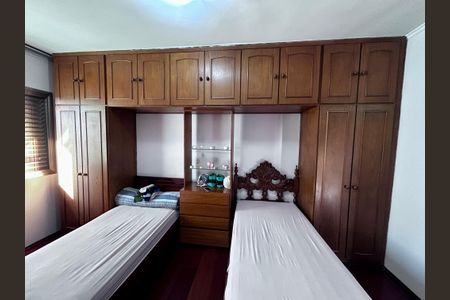 Casa à venda com 316m², 3 quartos e 2 vagas Casa à venda com 316m², 3 quartos e 2 vagasQuarto 2