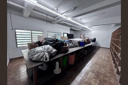 Casa à venda com 316m², 3 quartos e 2 vagas Casa à venda com 316m², 3 quartos e 2 vagasÁrea comum - Salão