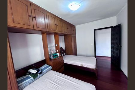 Casa à venda com 316m², 3 quartos e 2 vagas Casa à venda com 316m², 3 quartos e 2 vagasQuarto 2