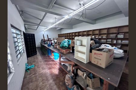 Casa à venda com 316m², 3 quartos e 2 vagas Casa à venda com 316m², 3 quartos e 2 vagasÁrea comum - Salão