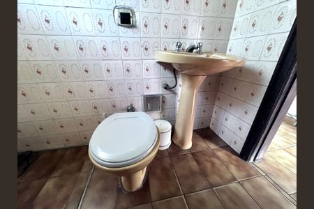 Casa à venda com 316m², 3 quartos e 2 vagas Casa à venda com 316m², 3 quartos e 2 vagasBanheiro 2