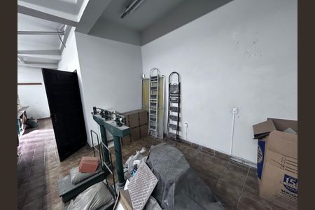 Casa à venda com 316m², 3 quartos e 2 vagas Casa à venda com 316m², 3 quartos e 2 vagasÁrea comum - Salão