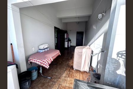 Casa à venda com 316m², 3 quartos e 2 vagas Casa à venda com 316m², 3 quartos e 2 vagasÁrea de Serviço