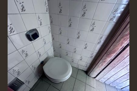 Casa à venda com 316m², 3 quartos e 2 vagas Casa à venda com 316m², 3 quartos e 2 vagasLavabo 1