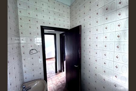 Casa à venda com 316m², 3 quartos e 2 vagas Casa à venda com 316m², 3 quartos e 2 vagasBanheiro 2