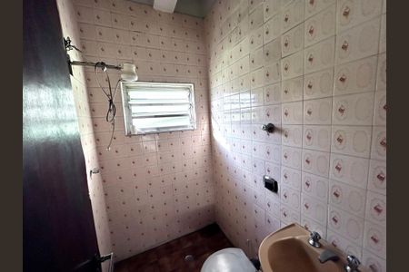 Casa à venda com 316m², 3 quartos e 2 vagas Casa à venda com 316m², 3 quartos e 2 vagasBanheiro 2