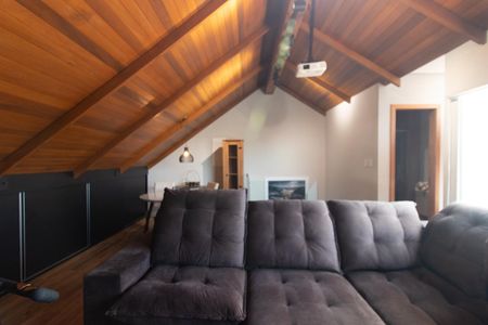 Casa de condomínio à venda com 220m², 3 quartos e 3 vagasCobertura