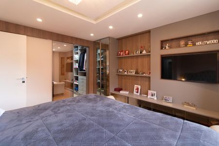 Casa de condomínio à venda com 220m², 3 quartos e 3 vagasSuíte