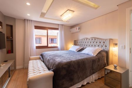 Casa de condomínio à venda com 220m², 3 quartos e 3 vagasSuíte