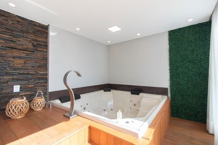 Casa de condomínio à venda com 220m², 3 quartos e 3 vagasCobertura