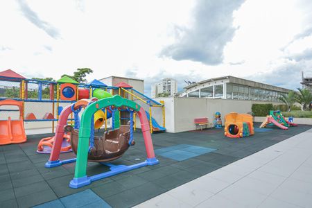 Apartamento para alugar com 266m², 4 quartos e 4 vagasÁrea comum - Playground