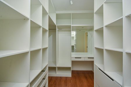 Apartamento para alugar com 266m², 4 quartos e 4 vagasCloset da suíte