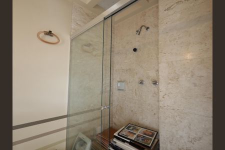 Apartamento à venda com 476m², 4 quartos e 4 vagasBanheiro da Suíte 1