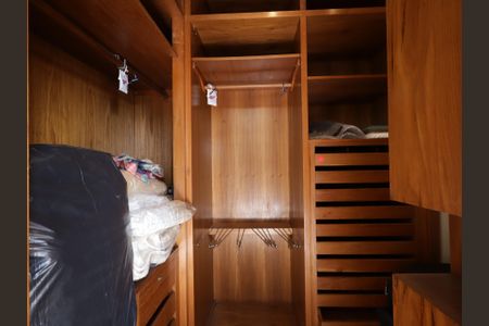 Apartamento à venda com 476m², 4 quartos e 4 vagasCloset da suíte 2