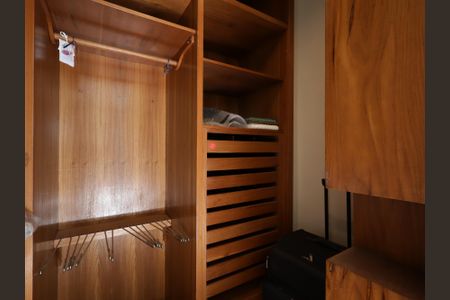 Apartamento à venda com 476m², 4 quartos e 4 vagasCloset da suíte 2