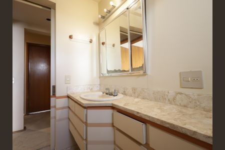 Apartamento à venda com 476m², 4 quartos e 4 vagasBanheiro