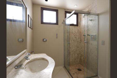 Apartamento à venda com 476m², 4 quartos e 4 vagasBanheiro - 2° andar