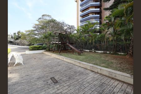 Apartamento à venda com 476m², 4 quartos e 4 vagasÁrea comum - Playground