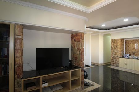 Casa para alugar com 580m², 6 quartos e 4 vagasSala de TV