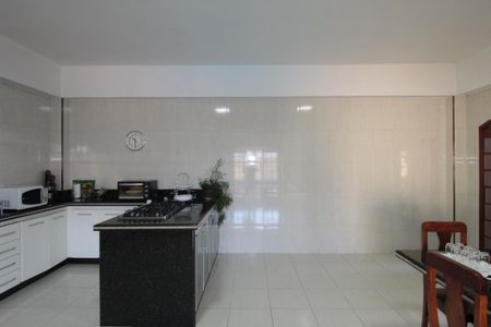 Casa para alugar com 580m², 6 quartos e 4 vagasCozinha 1