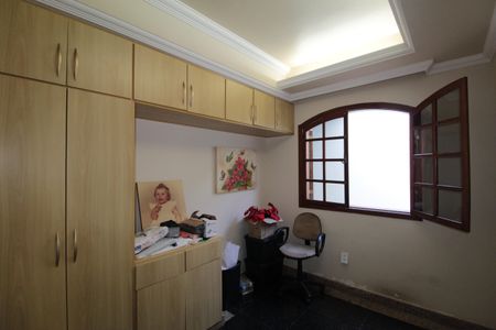 Casa para alugar com 580m², 6 quartos e 4 vagasQuarto