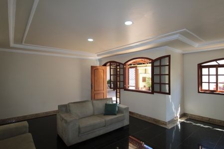Sala de Estar de casa para alugar com 6 quartos, 580m² em Serrano, Belo Horizonte