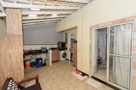 Casa de condomínio à venda com 130m², 3 quartos e 2 vagas Casa de condomínio à venda com 130m², 3 quartos e 2 vagasÁrea de Serviço