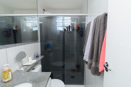 Casa de condomínio à venda com 130m², 3 quartos e 2 vagas Casa de condomínio à venda com 130m², 3 quartos e 2 vagasBanheiro da Suíte