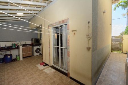 Casa de condomínio à venda com 130m², 3 quartos e 2 vagas Casa de condomínio à venda com 130m², 3 quartos e 2 vagasÁrea de Serviço