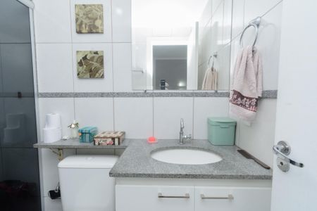 Casa de condomínio à venda com 130m², 3 quartos e 2 vagas Casa de condomínio à venda com 130m², 3 quartos e 2 vagasBanheiro Social