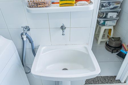 Apartamento à venda com 76m², 3 quartos e 2 vagas Apartamento à venda com 76m², 3 quartos e 2 vagasÁrea de Serviço