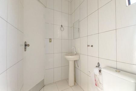 Casa à venda com 375m², 2 quartos e 4 vagas Casa à venda com 375m², 2 quartos e 4 vagasLavabo da Sala