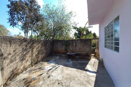 Casa à venda com 375m², 2 quartos e 4 vagas Casa à venda com 375m², 2 quartos e 4 vagasGaragem