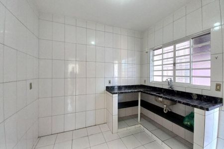 Casa à venda com 375m², 2 quartos e 4 vagas Casa à venda com 375m², 2 quartos e 4 vagasCozinha