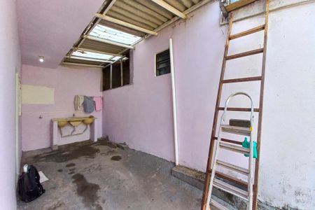 Casa à venda com 375m², 2 quartos e 4 vagas Casa à venda com 375m², 2 quartos e 4 vagasGaragem