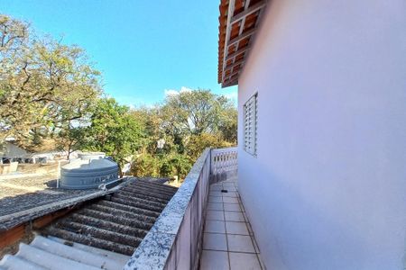 Casa à venda com 375m², 2 quartos e 4 vagas Casa à venda com 375m², 2 quartos e 4 vagasVaranda do Quarto 2