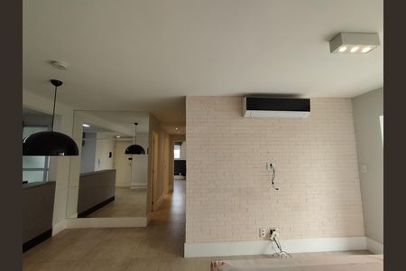Sala de apartamento à venda com 3 quartos, 78m² em Vila Gumercindo, São Paulo